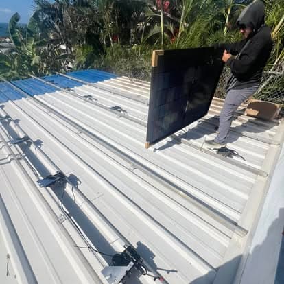 Instalacion de paneles solares y almacenamiento de bateria en Puerto Rico por Solar & Electric System